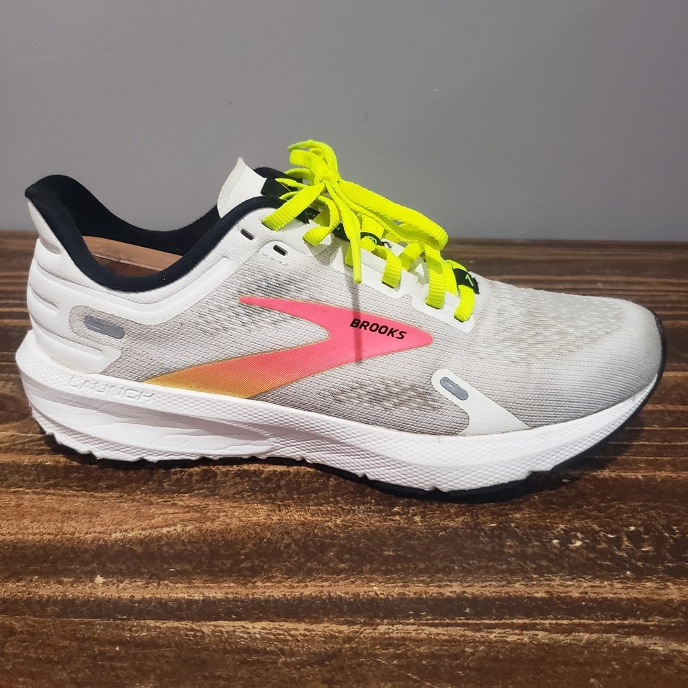 Brooks Launch 9 Womens Size 7.5 Running Shoes White 1203731B148
